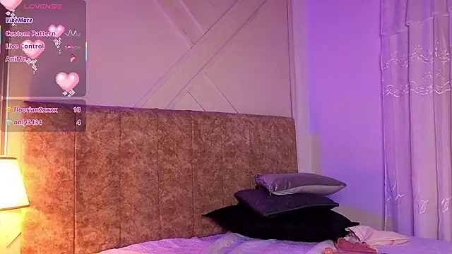 Snapshot of angelinarouse_ chatting on February 2026 02:53:01 AM angelinarouse online show from February 2026 02:53:01 AM