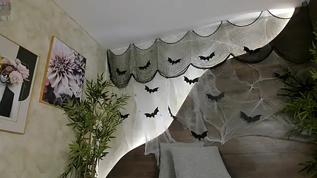 mia lacy  online show from November 2025 07:25:02 PM