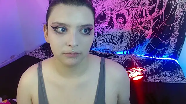 mikaskullcs online show from June 2026 07:12:01 PM