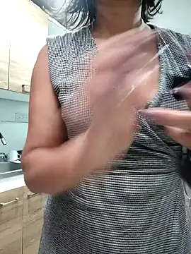 Amadamilf1980 online show from March 2026 02:33:02 PM