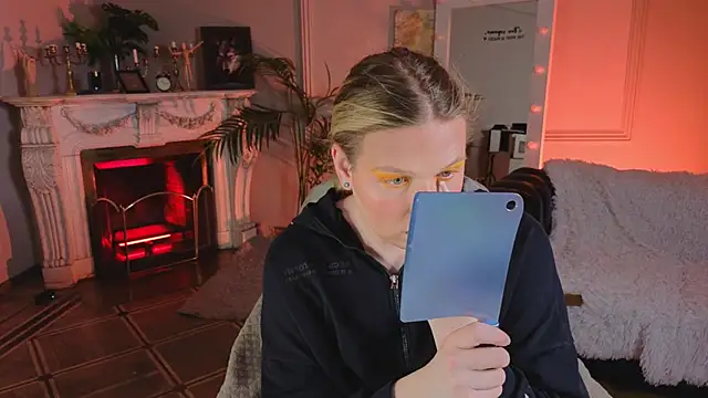 Jes Solar online show from November 2025 06:23:02 PM