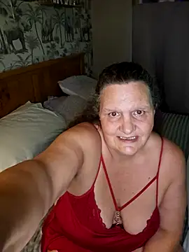 MissQueenBeex online show from November 2025 04:17:01 PM