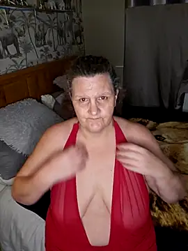 Snapshot of MissQueenBeex chatting on March 2026 07:09:01 PM MissQueenBeex online show from March 2026 07:09:01 PM