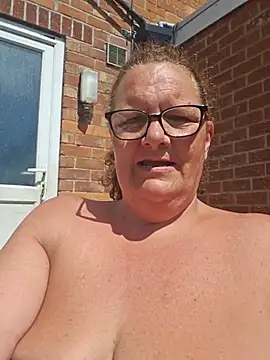 MissQueenBeex online show from June 2026 10:18:01 AM