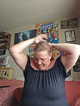 MissQueenBeex online show from July 2026 07:52:01 AM