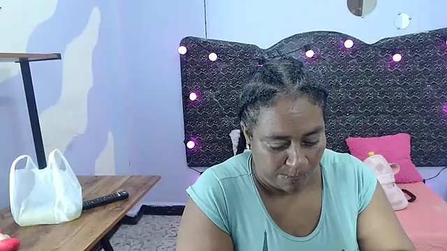 Snapshot of Sharon-stager chatting on September 2025 01:23:01 PM Sharon-stager online show from September 2025 01:23:01 PM