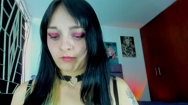 Snapshot of KARINNA__RAVEN chatting on October 2025 10:10:01 PM KARINNA RAVEN online show from October 2025 10:10:01 PM