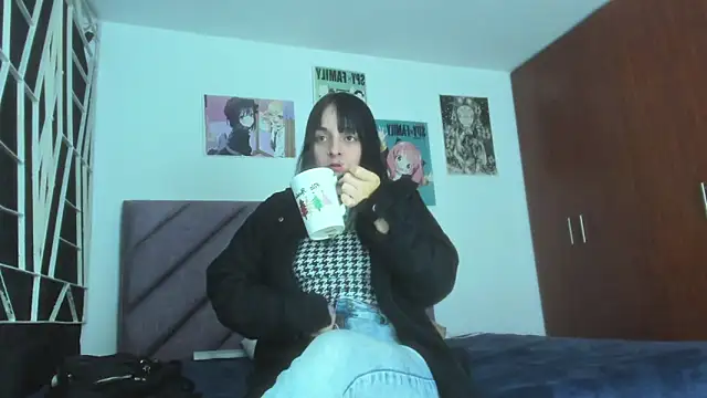 Snapshot of KARINNA__RAVEN chatting on December 2025 01:14:02 AM KARINNA RAVEN online show from December 2025 01:14:02 AM