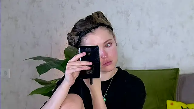 AshleyD  online show from December 2025 02:17:02 AM