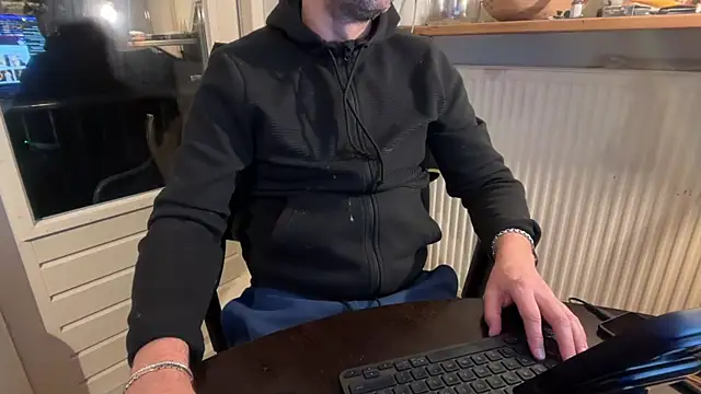 MaxiDimi online show from October 2025 10:11:01 PM