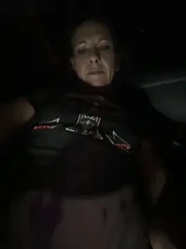 Lilbeezie81 online show from March 2026 02:47:01 AM