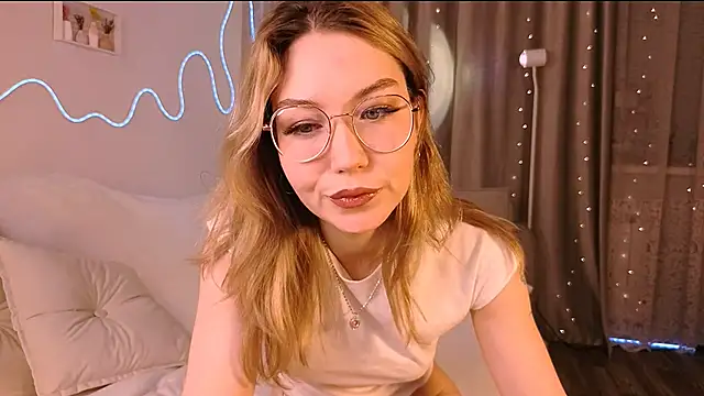 Snapshot of Lilo_Sims chatting on November 2025 01:19:01 AM Lilo Sims online show from November 2025 01:19:01 AM