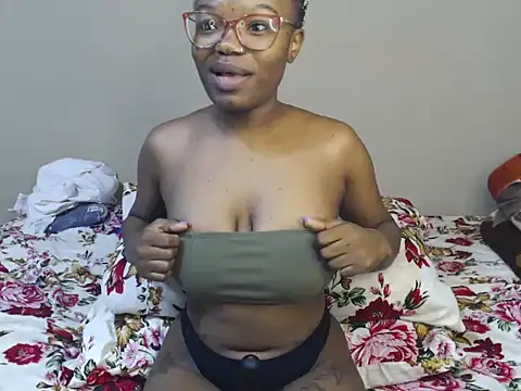 YummyMelanin117 online show from April 2026 01:21:01 AM