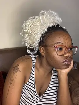 YummyMelanin117 online show from April 2026 01:34:02 AM