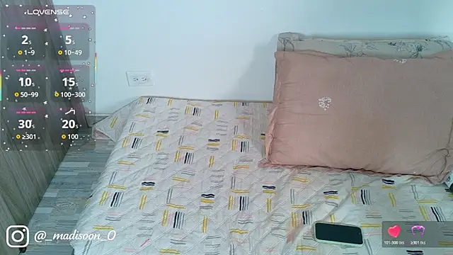Snapshot of mady_malkovax chatting on April 2026 07:04:02 PM mady malkovax online show from April 2026 07:04:02 PM