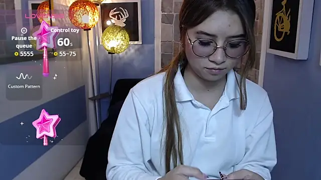 Fiorellaa delsd online show from October 2025 03:23:02 PM