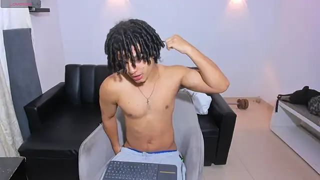 Snapshot of samxx_muscle chatting on June 2026 01:48:01 PM samxx muscle online show from June 2026 01:48:01 PM