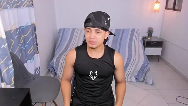 Snapshot of samxx_muscle chatting on July 2026 01:41:02 PM samxx muscle online show from July 2026 01:41:02 PM