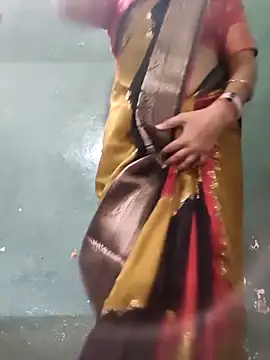 Snapshot of Eshwari_Chopra chatting on May 2026 05:12:01 AM Eshwari Chopra online show from May 2026 05:12:01 AM