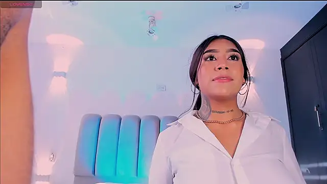 Snapshot of candyandmarilyn chatting on November 2025 09:20:01 PM candyandmarilyn online show from November 2025 09:20:01 PM