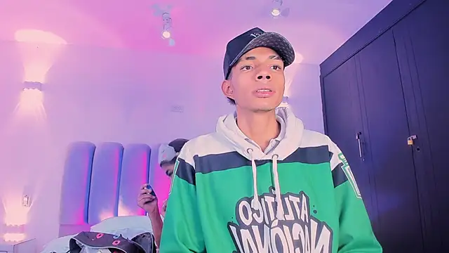 Snapshot of candyandmarilyn chatting on November 2025 09:36:01 PM candyandmarilyn online show from November 2025 09:36:01 PM