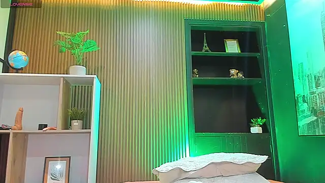 Snapshot of candyandmarilyn chatting on March 2026 03:17:02 PM candyandmarilyn online show from March 2026 03:17:02 PM