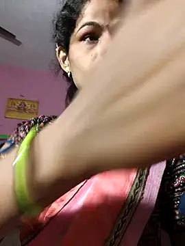 Snapshot of Eshna_Dabral chatting on September 2025 12:44:02 AM Eshna Dabral online show from September 2025 12:44:02 AM