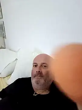 Snapshot of Alexis_Bull chatting on September 2025 08:10:01 PM Alexis Bull online show from September 2025 08:10:01 PM