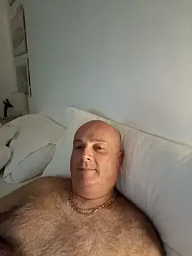 Snapshot of Alexis_Bull chatting on October 2025 12:43:01 AM Alexis Bull online show from October 2025 12:43:01 AM