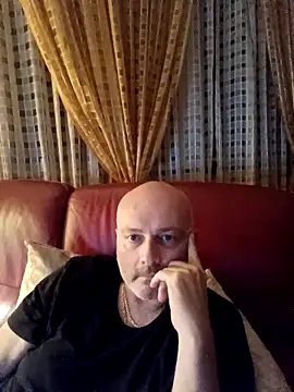 Snapshot of Alexis_Bull chatting on October 2025 09:59:02 PM Alexis Bull online show from October 2025 09:59:02 PM