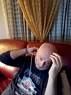 Snapshot of Alexis_Bull chatting on October 2025 11:14:01 PM Alexis Bull online show from October 2025 11:14:01 PM