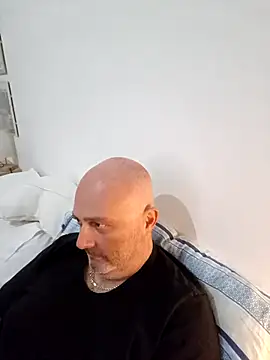 Snapshot of Alexis_Bull chatting on November 2025 04:03:01 PM Alexis Bull online show from November 2025 04:03:01 PM