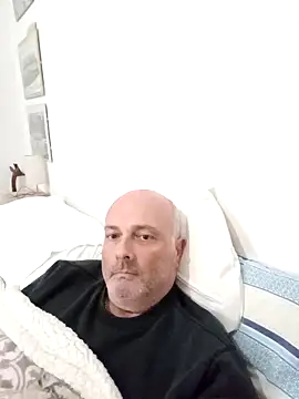 Snapshot of Alexis_Bull chatting on November 2025 06:10:01 PM Alexis Bull online show from November 2025 06:10:01 PM