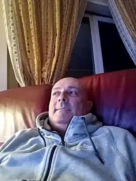 Snapshot of Alexis_Bull chatting on November 2025 12:03:02 AM Alexis Bull online show from November 2025 12:03:02 AM