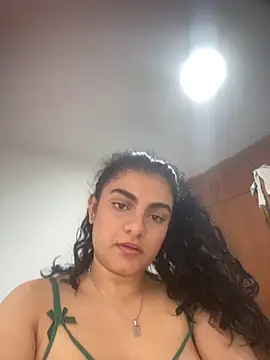 Snapshot of carlafox05 chatting on November 2025 02:06:01 PM carlafox05 online show from November 2025 02:06:01 PM