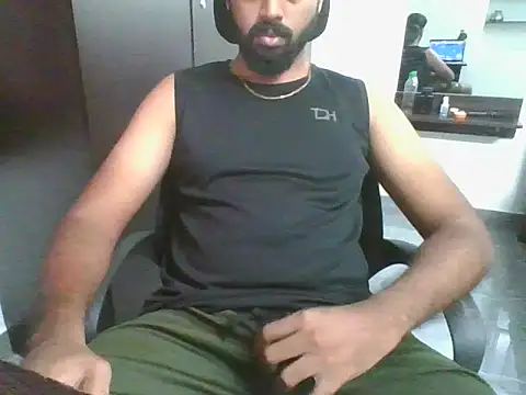 lovelyakash69 online show from November 2025 03:50:01 AM