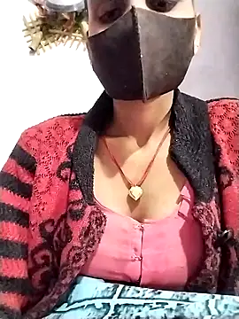 Snapshot of Soniy-Maax chatting on February 2026 07:46:01 AM Soniy-Maax online show from February 2026 07:46:01 AM