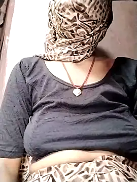 Snapshot of Soniy-Maax chatting on March 2026 09:35:01 AM Soniy-Maax online show from March 2026 09:35:01 AM