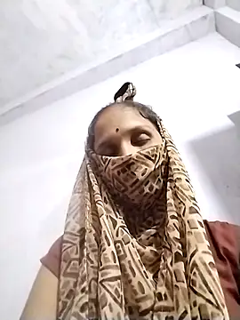 Snapshot of Soniy-Maax chatting on April 2026 04:14:01 PM Soniy-Maax online show from April 2026 04:14:01 PM