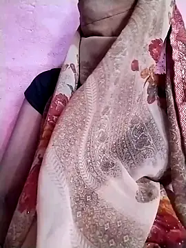 Snapshot of Soniy-Maax chatting on April 2026 08:26:01 AM Soniy-Maax online show from April 2026 08:26:01 AM