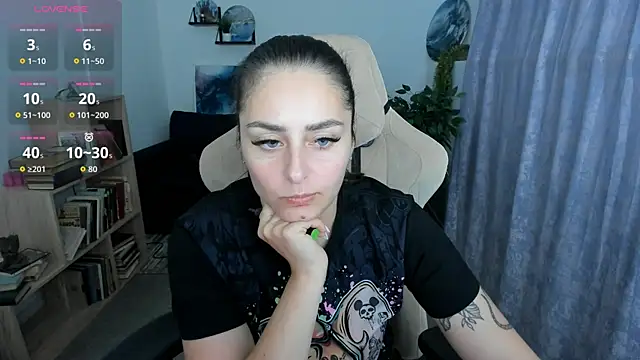 ValeriiMills online show from May 2026 01:39:01 PM