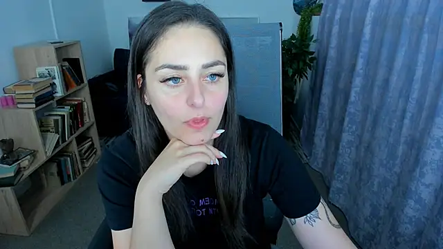 ValeriiMills online show from June 2026 09:38:01 PM