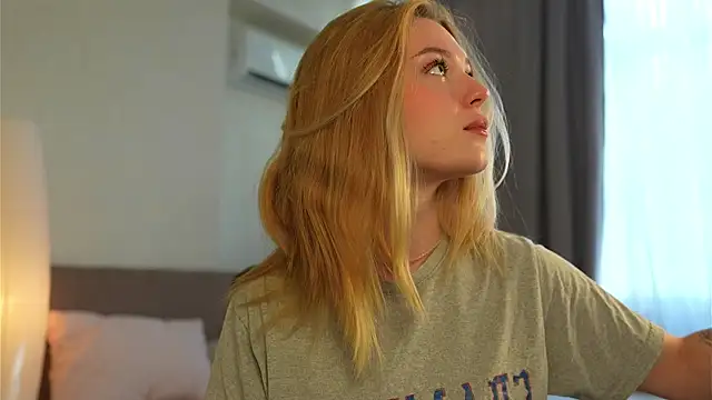 Snapshot of Cyberheart_ chatting on October 2025 12:45:02 PM Cyberheart online show from October 2025 12:45:02 PM