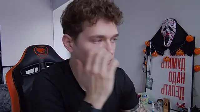 DanyDavis online show from November 2025 10:16:01 AM