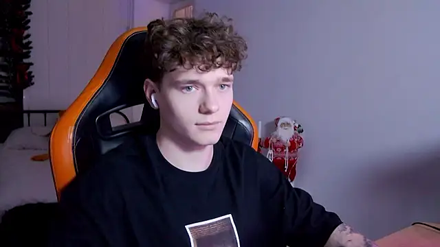 DanyDavis online show from December 2025 03:41:01 PM