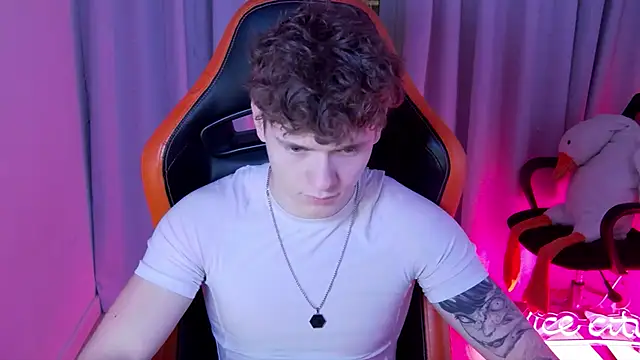 DanyDavis online show from April 2026 04:45:01 PM