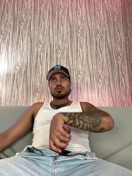 Snapshot of PapiStan chatting on December 2025 01:18:02 PM PapiStan online show from December 2025 01:18:02 PM