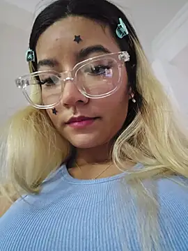 Pretty roxxyy online show from June 2026 11:26:02 AM