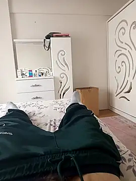 leona633 online show from November 2025 11:13:01 AM