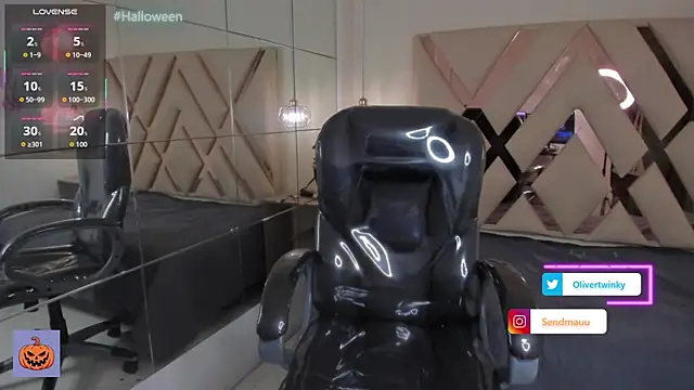 Snapshot of OliverTwinky chatting on October 2025 01:34:02 PM OliverTwinky online show from October 2025 01:34:02 PM